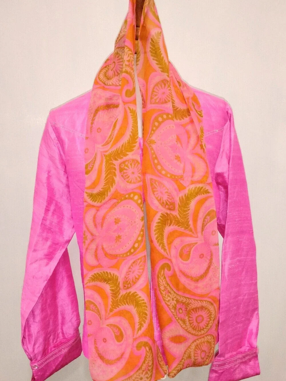 VINTAGE VERA SILK PAISLEY SCARF